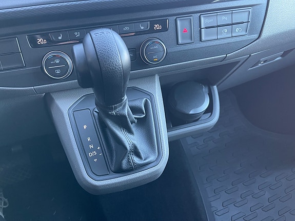 Volkswagen Caravelle 29 of 30