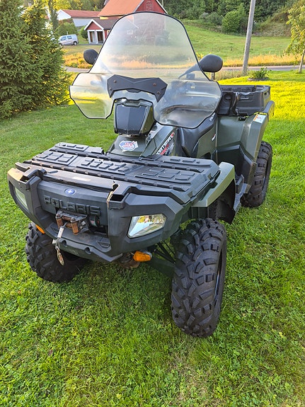 Polaris Sportsman X2 500 2 of 9