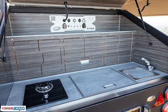 Lifestyle Camper X-Line Premium Black Edition 24 of 30