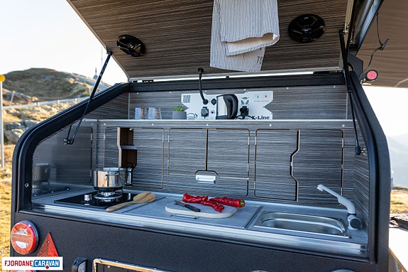 Lifestyle Camper X-Line Premium Black Edition 23 of 30