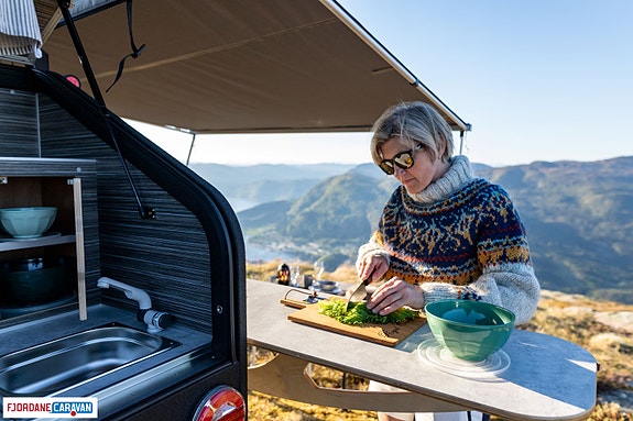 Lifestyle Camper X-Line Premium Black Edition 27 of 30
