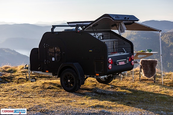 Lifestyle Camper X-Line Premium Black Edition 4 of 30