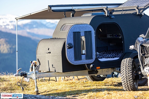 Lifestyle Camper X-Line Premium Black Edition 3 of 30