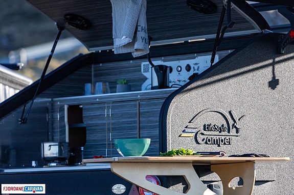 Lifestyle Camper X-Line Premium Black Edition 29 of 30