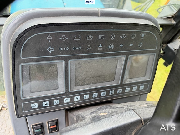 Ford  7840-4 SLE m/ frontlaster. SE VIDEO! 18 of 30