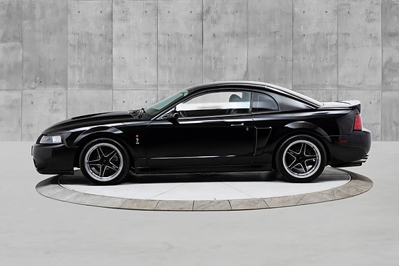 Ford Mustang 9 of 30