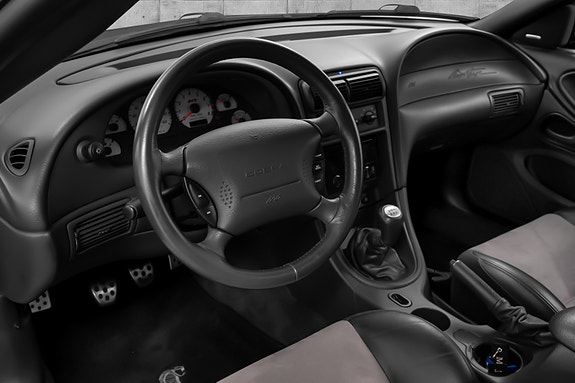 Ford Mustang 15 of 30