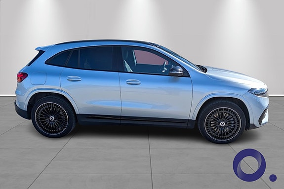 Mercedes-Benz EQA300 8 of 22