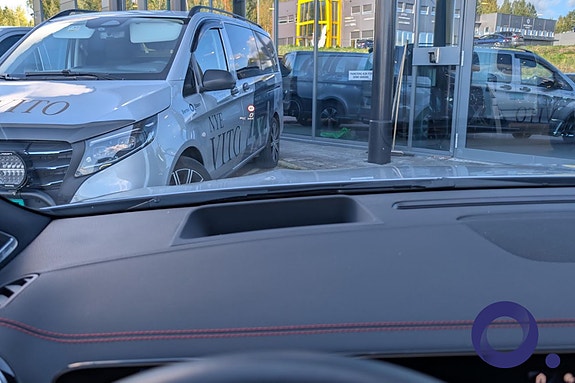 Mercedes-Benz EQA300 17 of 22