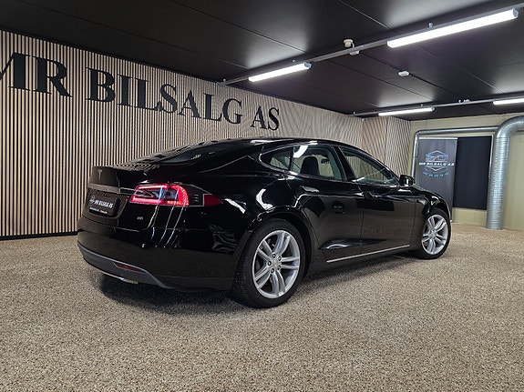 Tesla Model S 11 of 30