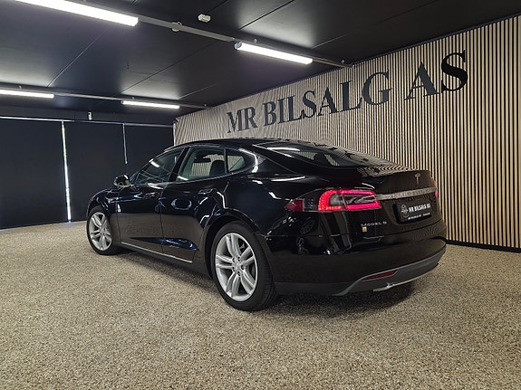 Tesla Model S 8 of 30