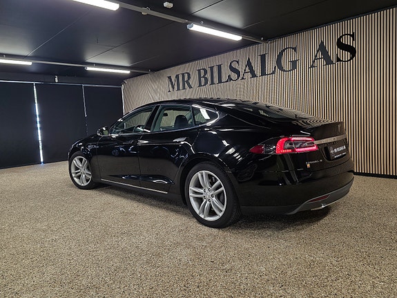 Tesla Model S 7 of 30