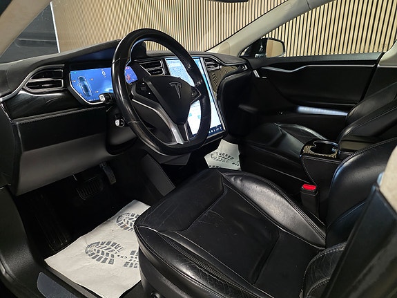 Tesla Model S 15 of 30