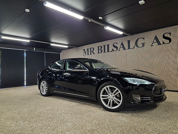 Tesla Model S 13 of 30