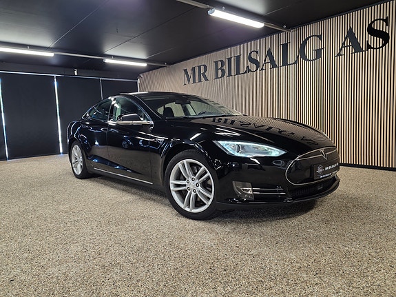 Tesla Model S 2 of 30