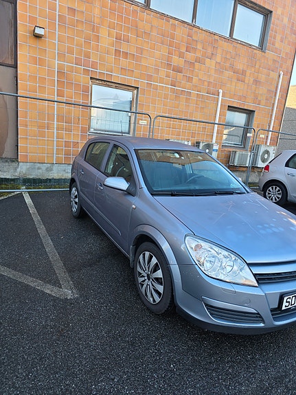 Opel Astra 2 of 20