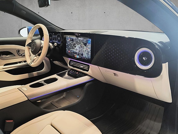 Mercedes-Benz CLA350 10 of 20
