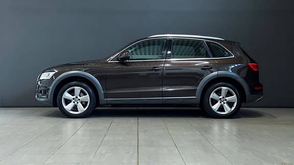 Audi Q5 2 of 30