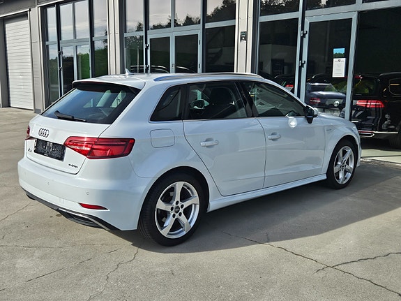 Audi A3 4 of 14
