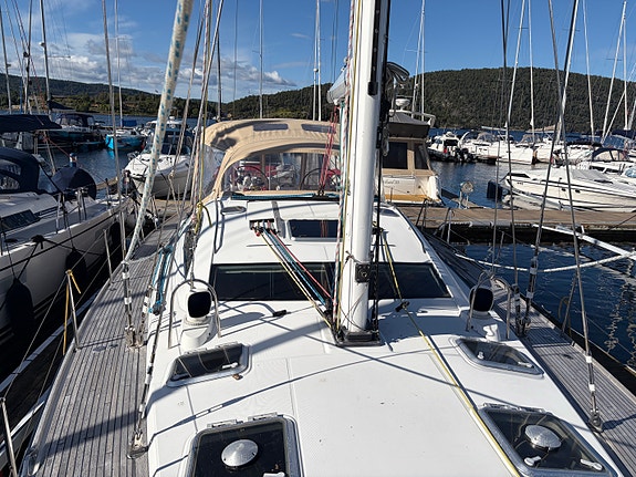 Jeanneau Sun Odyssey 54 DS – Ny motor | Nytt teakdekk | Omfattende oppgradert 9 of 30