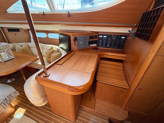 Jeanneau Sun Odyssey 54 DS – Ny motor | Nytt teakdekk | Omfattende oppgradert 19 of 30