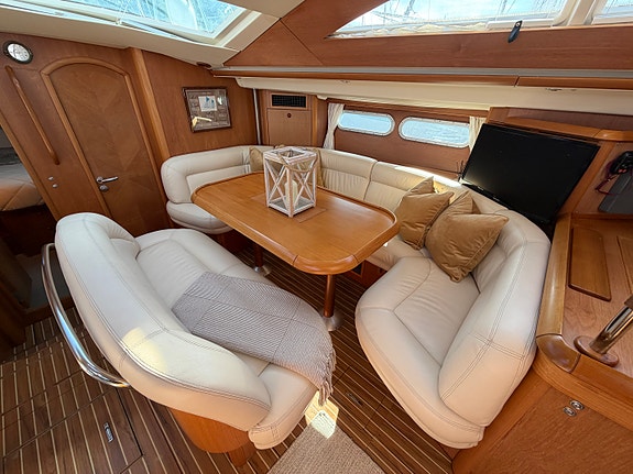 Jeanneau Sun Odyssey 54 DS – Ny motor | Nytt teakdekk | Omfattende oppgradert 18 of 30