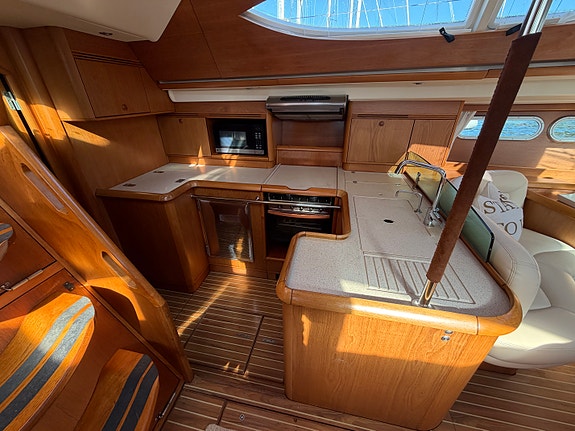 Jeanneau Sun Odyssey 54 DS – Ny motor | Nytt teakdekk | Omfattende oppgradert 21 of 30