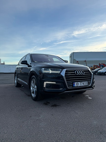 Audi Q7 6 of 30