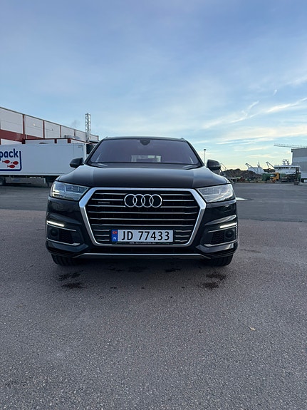 Audi Q7 4 of 30