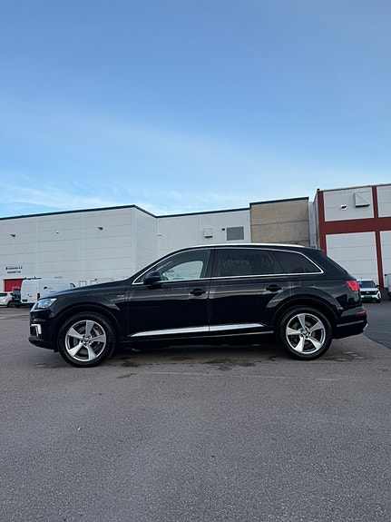 Audi Q7 12 of 30