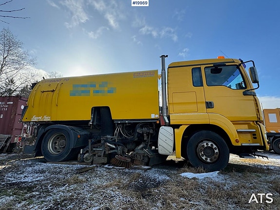 MAN 18.313  Feiebil m/ Bucher Optifant 70 påbygg 6 of 24