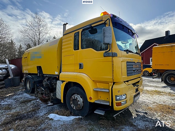 MAN 18.313  Feiebil m/ Bucher Optifant 70 påbygg 7 of 24