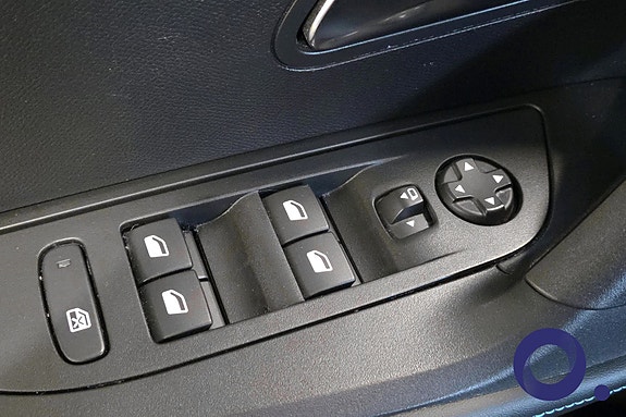 Peugeot e-2008 25 of 27
