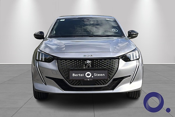 Peugeot e-208 8 of 29