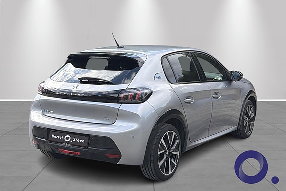 Peugeot e-208 5 of 29