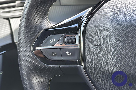 Peugeot e-208 15 of 29
