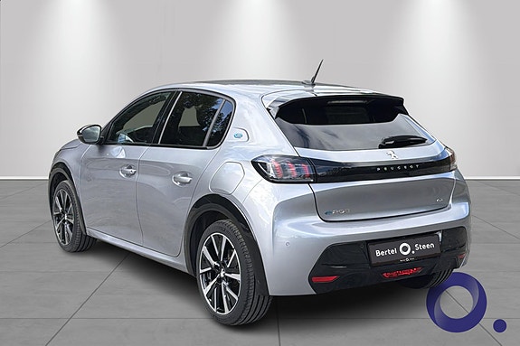 Peugeot e-208 3 of 29