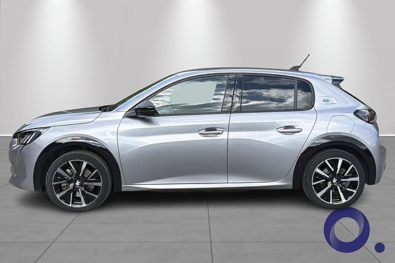 Peugeot e-208 2 of 29