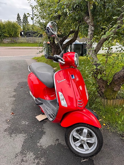Vespa Primavera 50 2 of 19