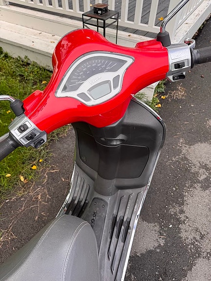 Vespa Primavera 50 3 of 19