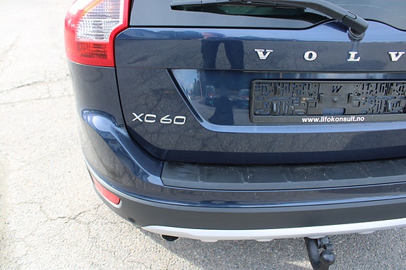 Volvo XC60 8 of 30