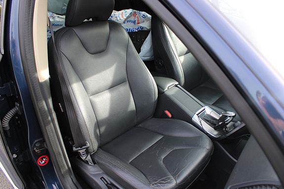 Volvo XC60 16 of 30