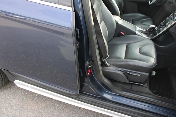 Volvo XC60 14 of 30