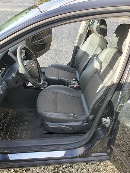 Opel Astra 8 of 11