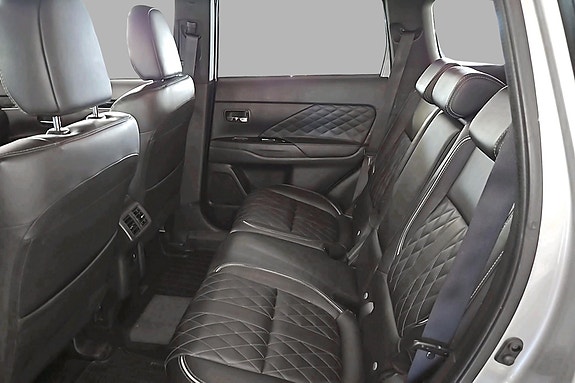 Mitsubishi Outlander 13 of 19