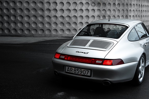 Porsche 911 16 of 30