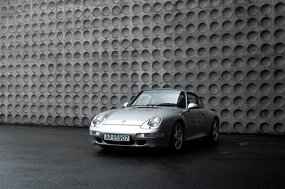 Porsche 911 15 of 30