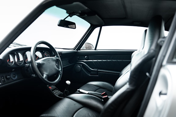Porsche 911 22 of 30
