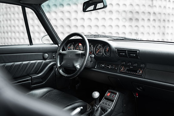 Porsche 911 17 of 30