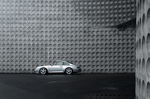 Porsche 911 4 of 30
